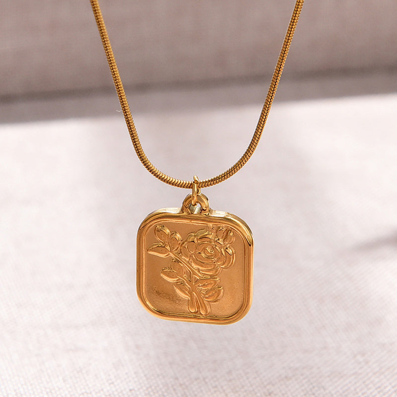 Fashion Gold Titanium Steel Square Flower Pendant Necklace