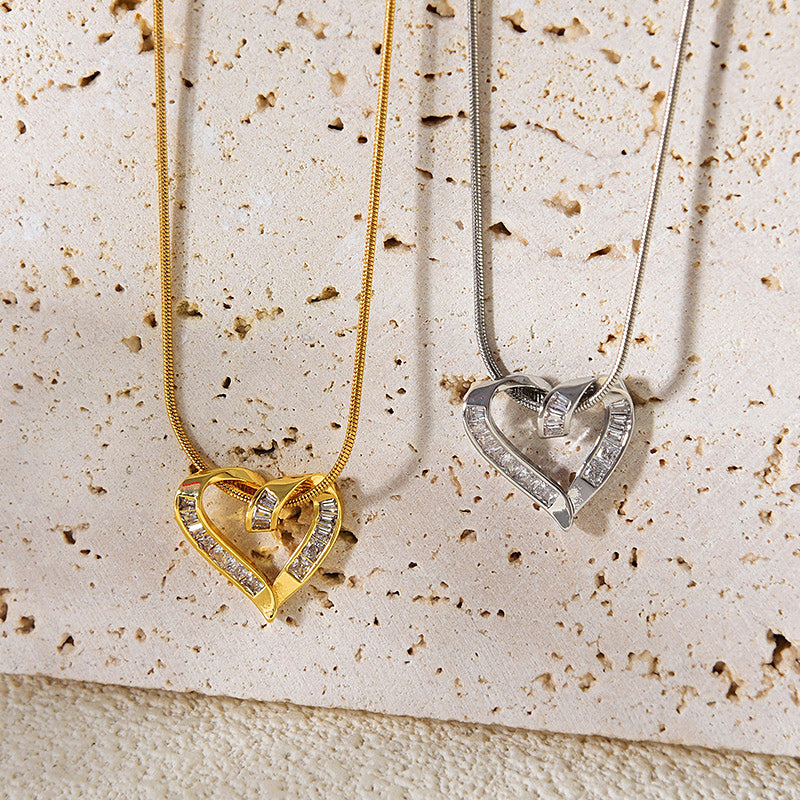 Fashion Gold Titanium Steel Inlaid Zirconium Heart Pendant Necklace