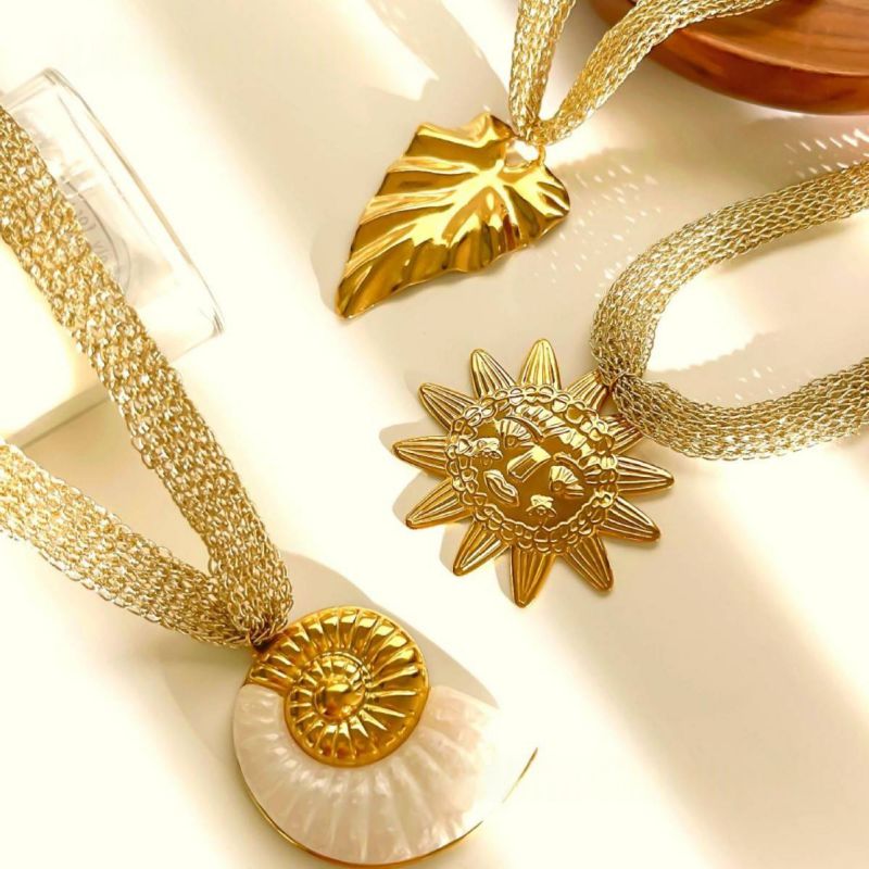 Gold Conch Necklace Stainless Steel Conch Necklace
