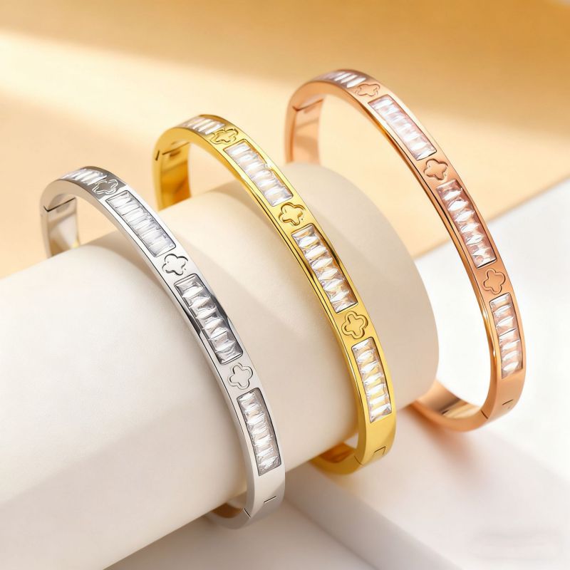 Gold Four-leaf Clover Bangle With Diamonds Stainless Steel Diamond-encrusted Four-leaf Clover Bracelet