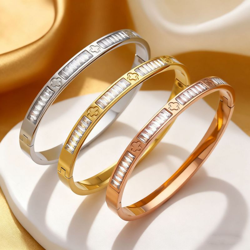 Gold Four-leaf Clover Bangle With Diamonds Stainless Steel Diamond-encrusted Four-leaf Clover Bracelet