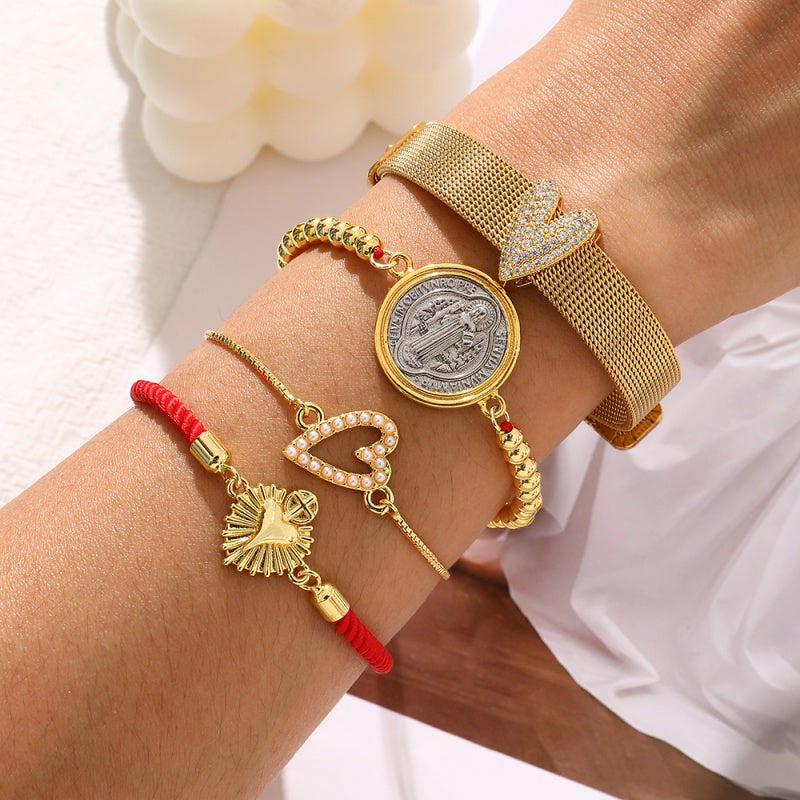 Gold 5 Titanium Steel Heart-shaped Bracelet Inlaid With Zirconium