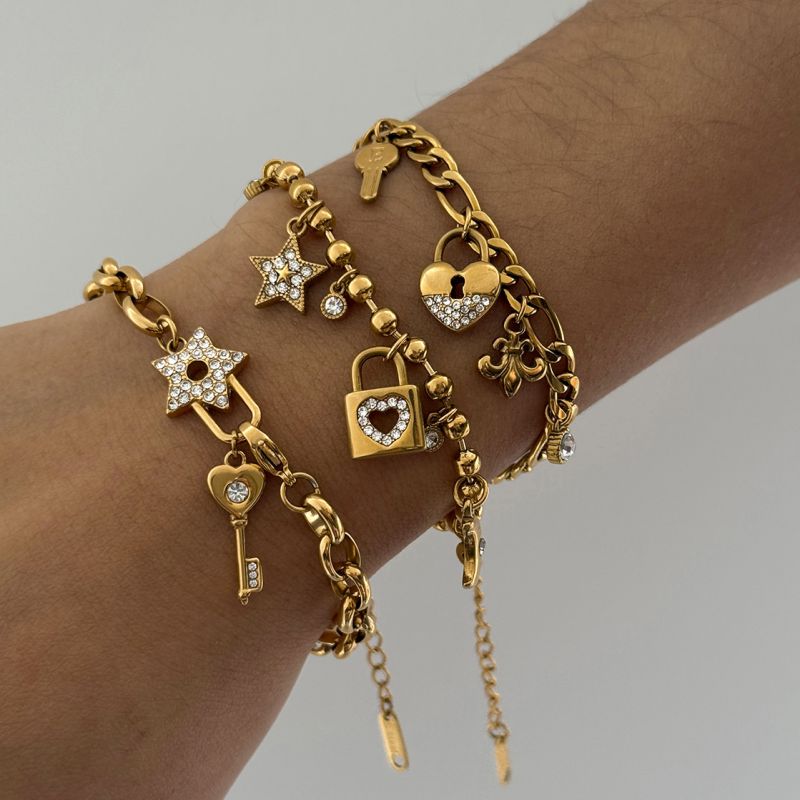 Bracelet #1 Stainless Steel Diamond-encrusted Heart And Iris Flower Bracelet