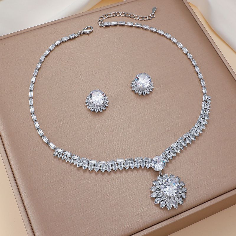 Set Titanium Steel Diamond-encrusted Round Necklace And Earring Set