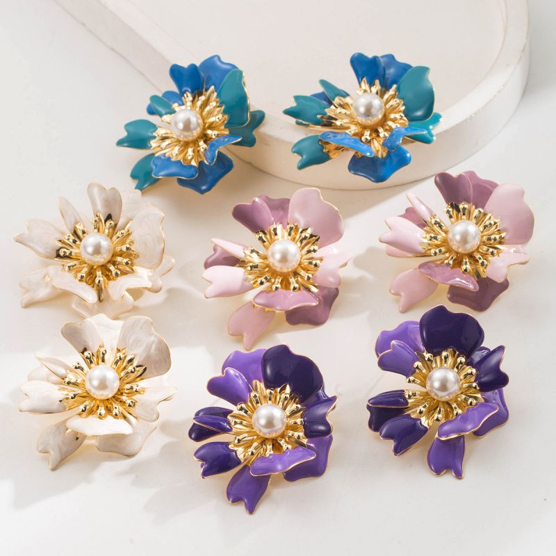 White Alloy Pearl-inlaid 3d Flower Earrings