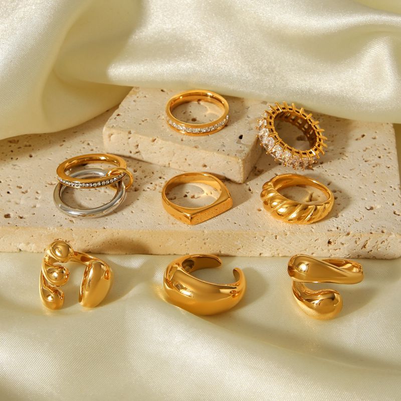 Ring - 7 Titanium Steel Diamond-encrusted Round Ring