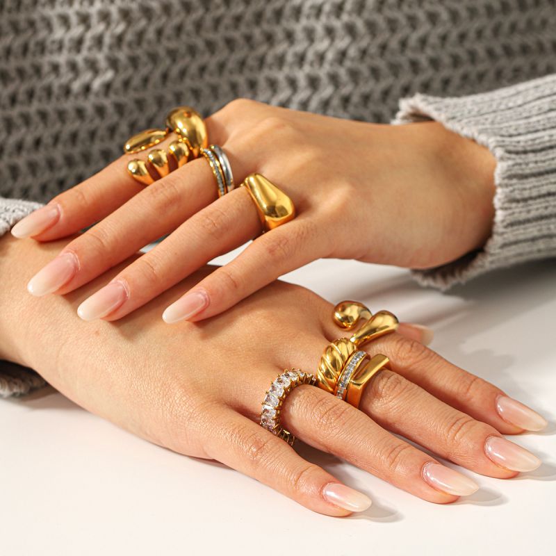 Ring - 7 Titanium Steel Diamond-encrusted Round Ring