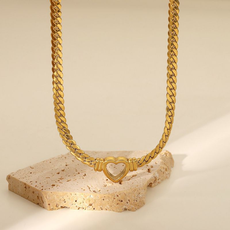 Gold Necklace Titanium Steel Openwork Heart Necklace