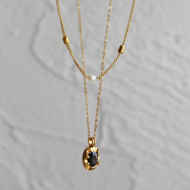 Black Mirror Necklace Gold Titanium Steel Diamond-encrusted Oval Necklace