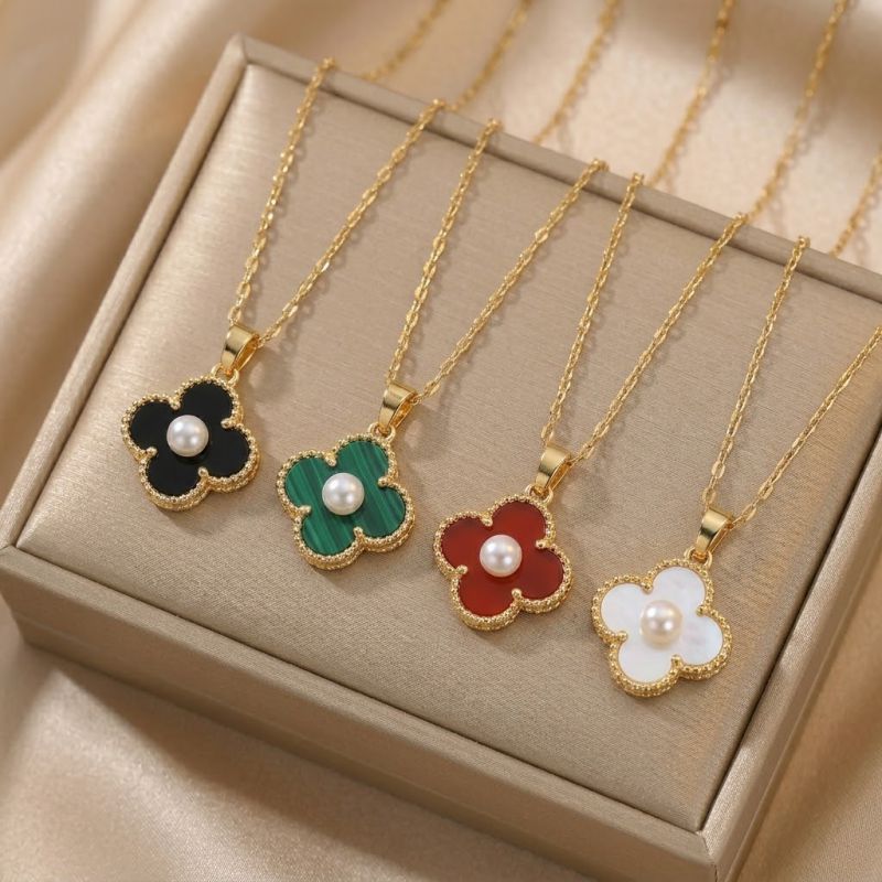 White Titanium Steel Rotating Bauhinia Zircon Necklace
