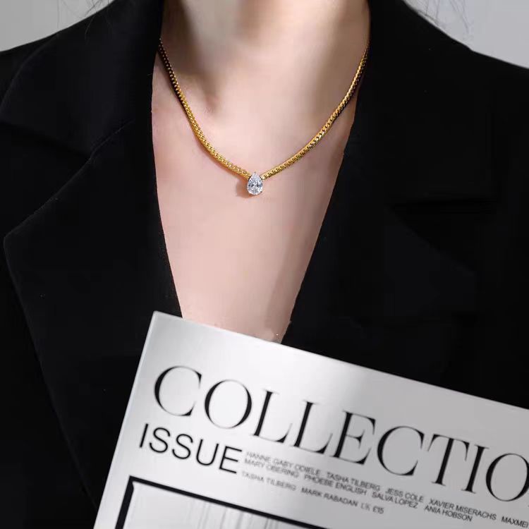 Gold Water Drop Stone Necklace 304 Stainless Steel Teardrop-shaped Necklace With Diamonds