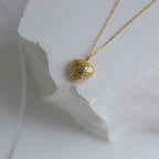 Gold Mother Of Pearl Heart Pendant Necklace Titanium Steel Minimalist Choker