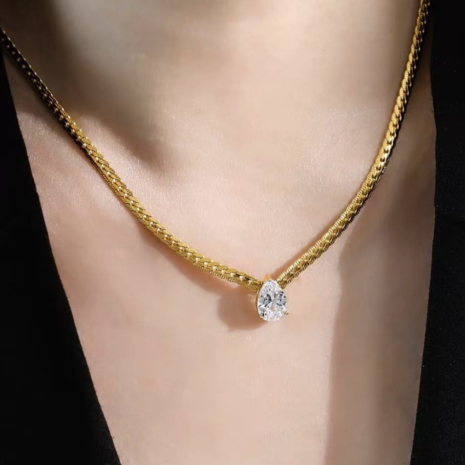 Gold Water Drop Stone Necklace 304 Stainless Steel Teardrop-shaped Necklace With Diamonds