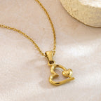 Gold Stainless Steel Pendant Necklace Niche Design Fashionable Titanium Steel Heart Necklace Clavicle Chain Jewelry.