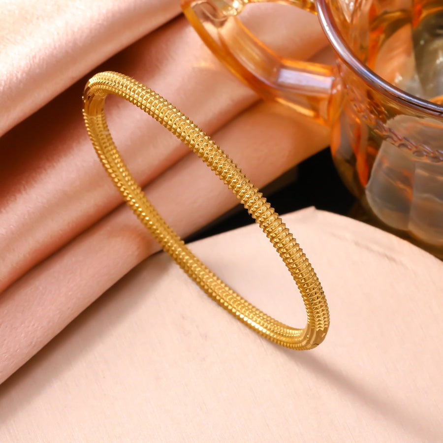 Black Five-petal Flower Bracelet 18k Gold Plated Five Leaf Clover Bear Steel Bangle