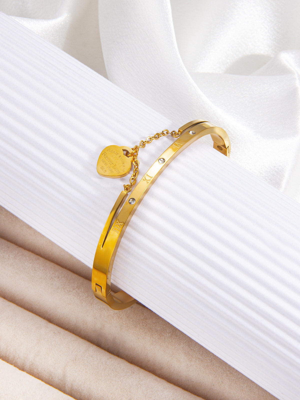 Gold Titanium Steel Diamond-encrusted Round Bracelet