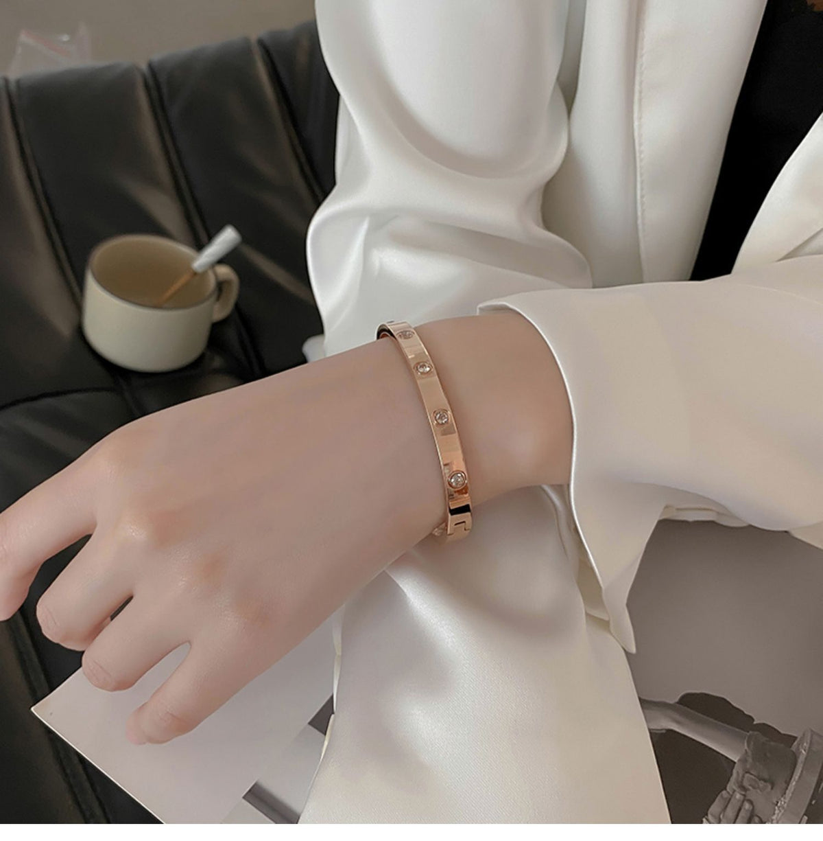Fashion Silver Titanium Steel Round Open Bracelet With Diamonds