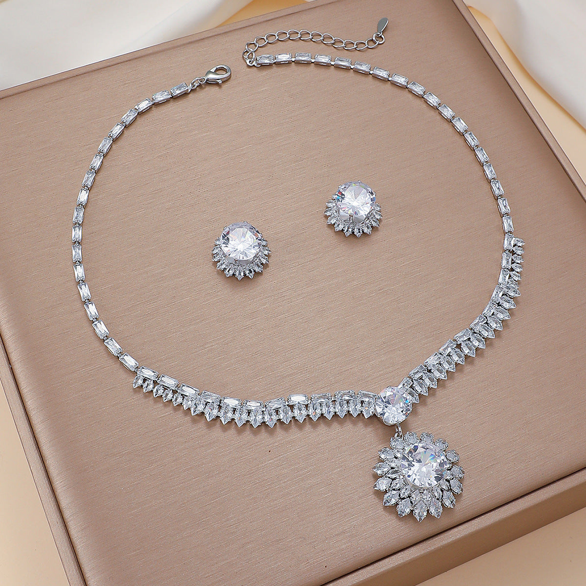 Set Titanium Steel Diamond-encrusted Round Necklace And Earring Set