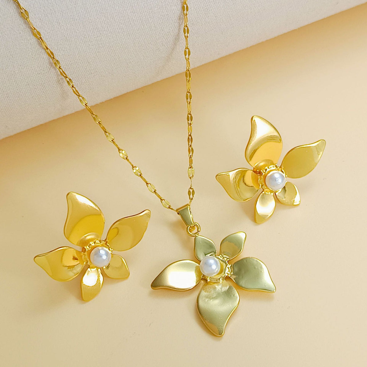 Set 3# Titanium Steel Pearl Flower Necklace And Earring Set
