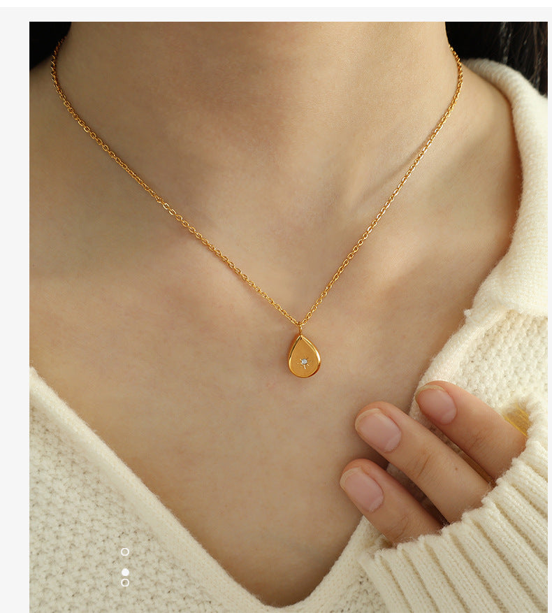 Fashion Square Titanium Steel Diamond Square Necklace