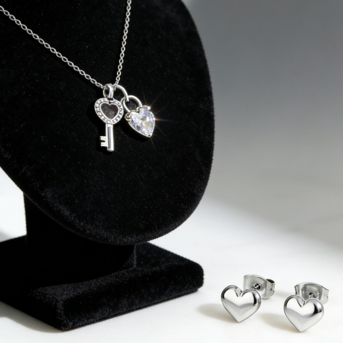 Set Stainless Steel Heart Earrings And Key Necklace Set