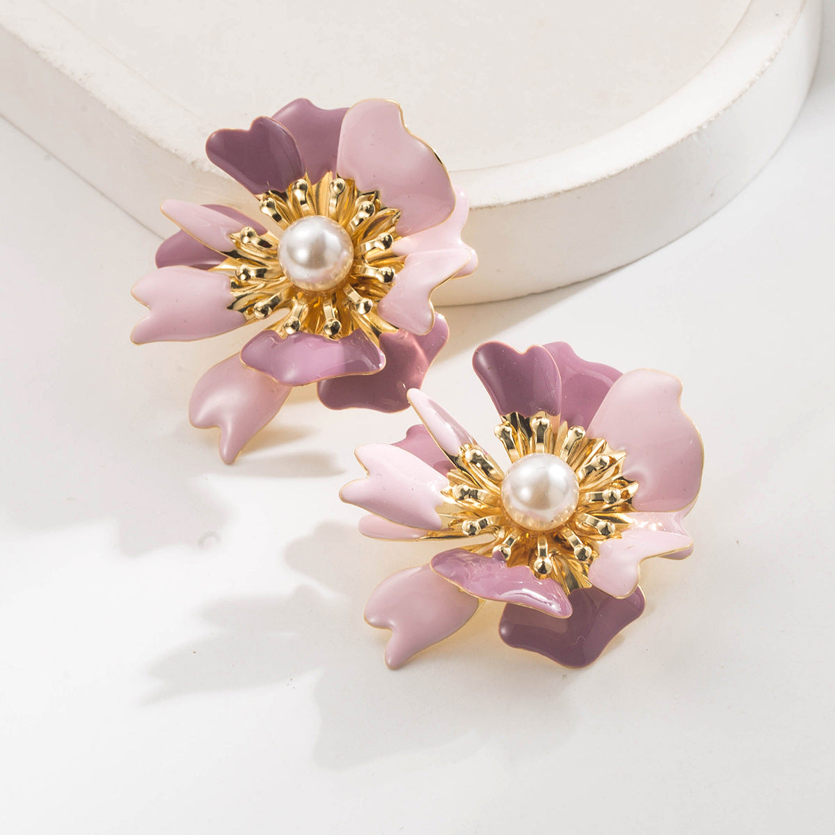 White Alloy Pearl-inlaid 3d Flower Earrings