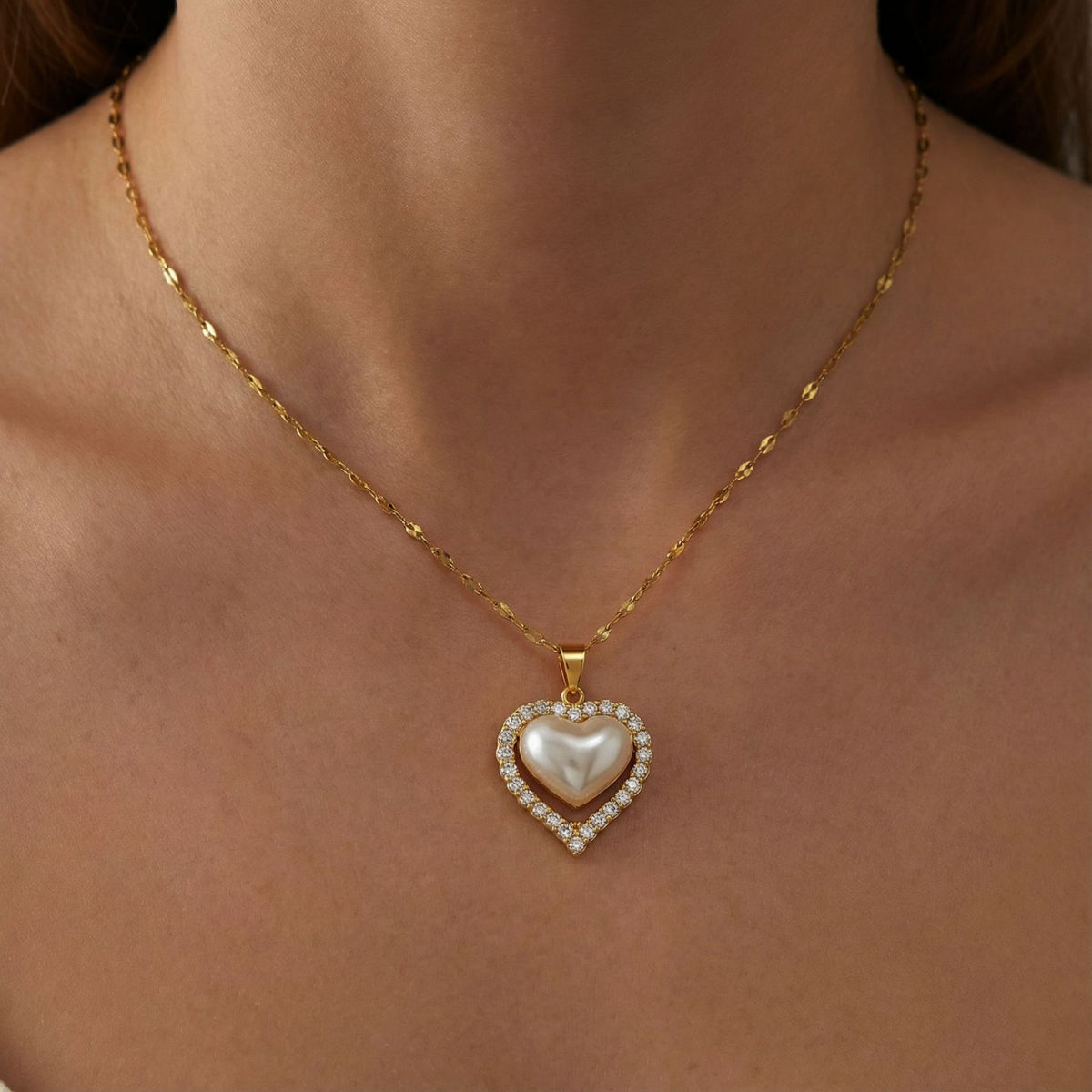 Gold Stainless Steel Diamond-encrusted Heart-shaped Pearl Necklace