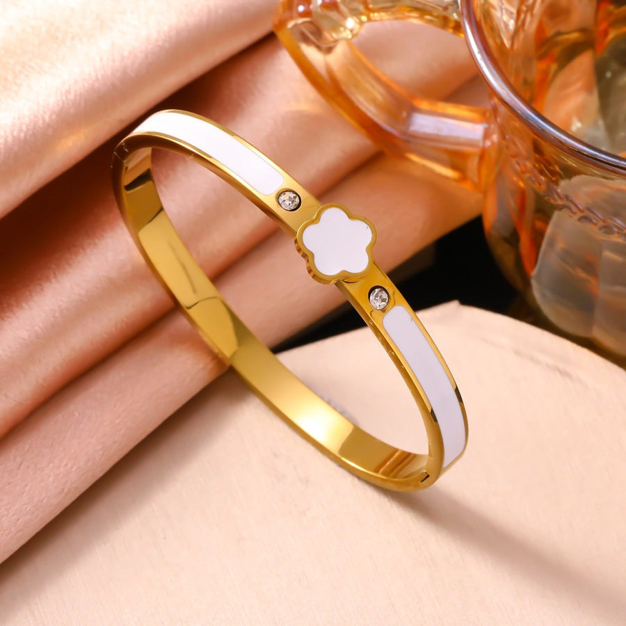 White Five-petal Flower Bracelet 18k Gold Plated Five Leaf Clover Bear Steel Bangle