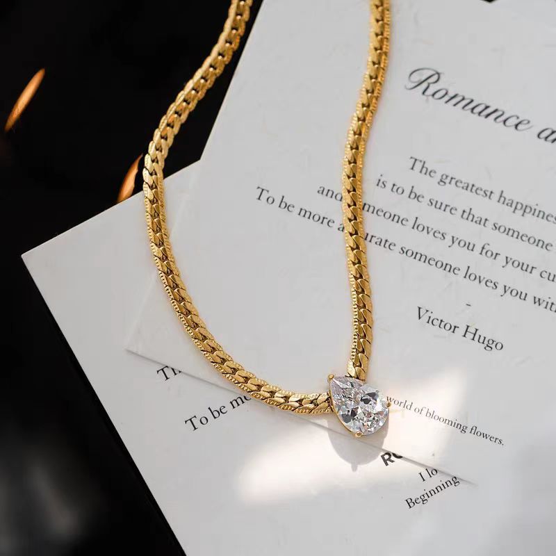 Gold Water Drop Stone Necklace 304 Stainless Steel Teardrop-shaped Necklace With Diamonds