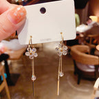 Style 1 Alloy Diamond-encrusted Teardrop-shaped Earrings