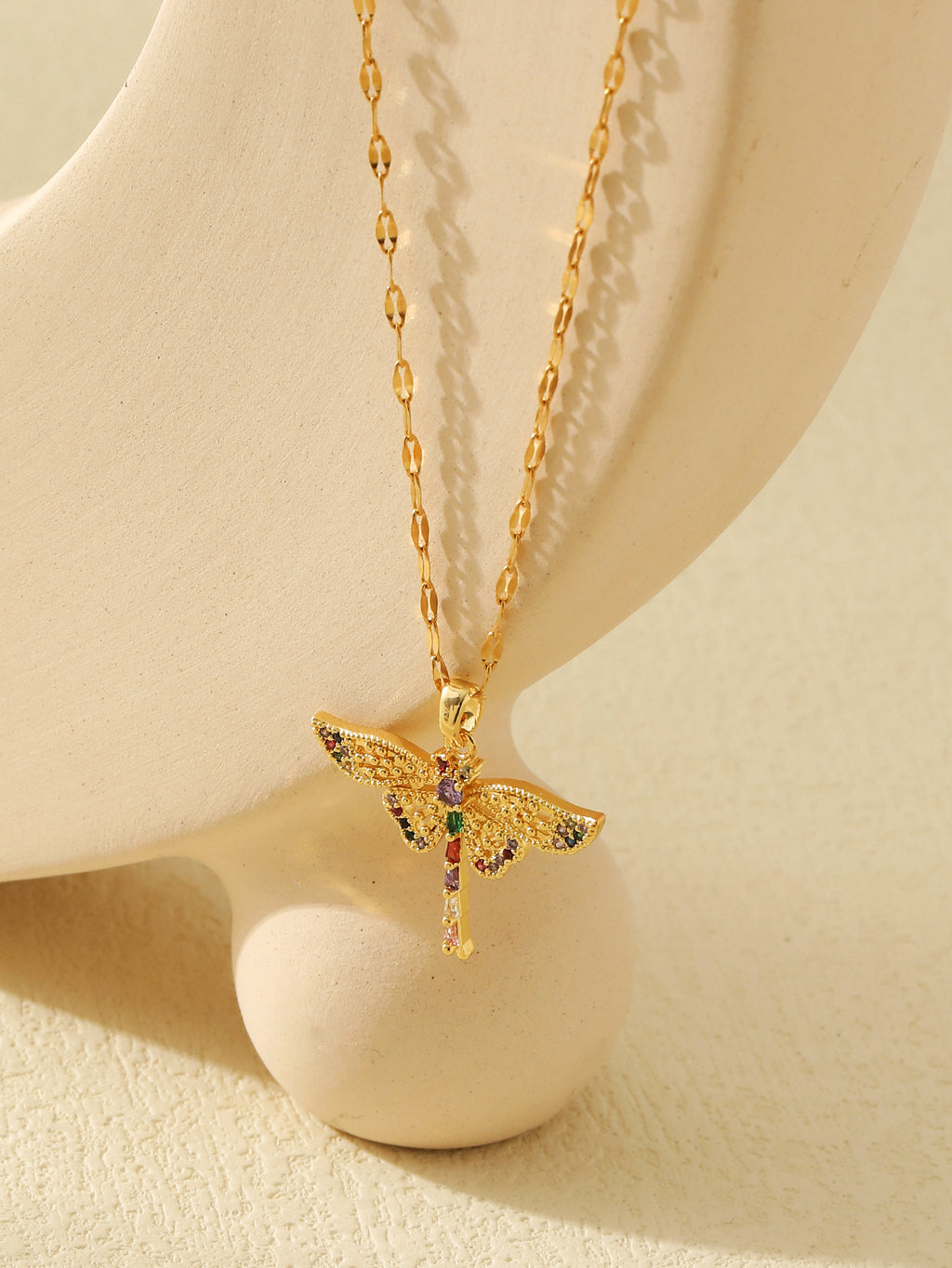 Fashion One Piece White Diamond And Gold Butterfly Necklace Stainless Steel Diamond Butterfly Necklace